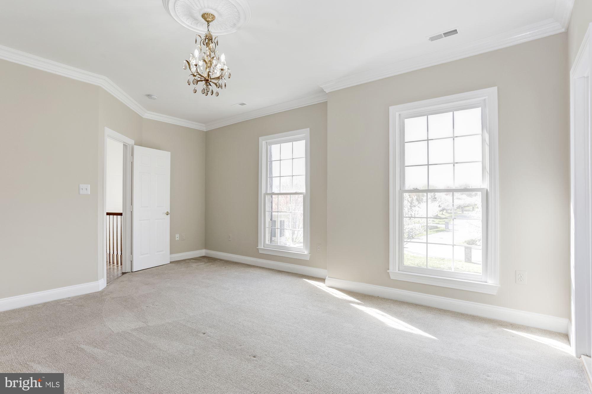 SADDLE RIDGE - Residential