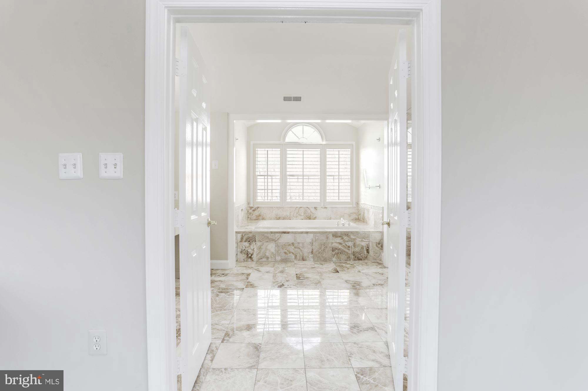 SADDLE RIDGE - Residential