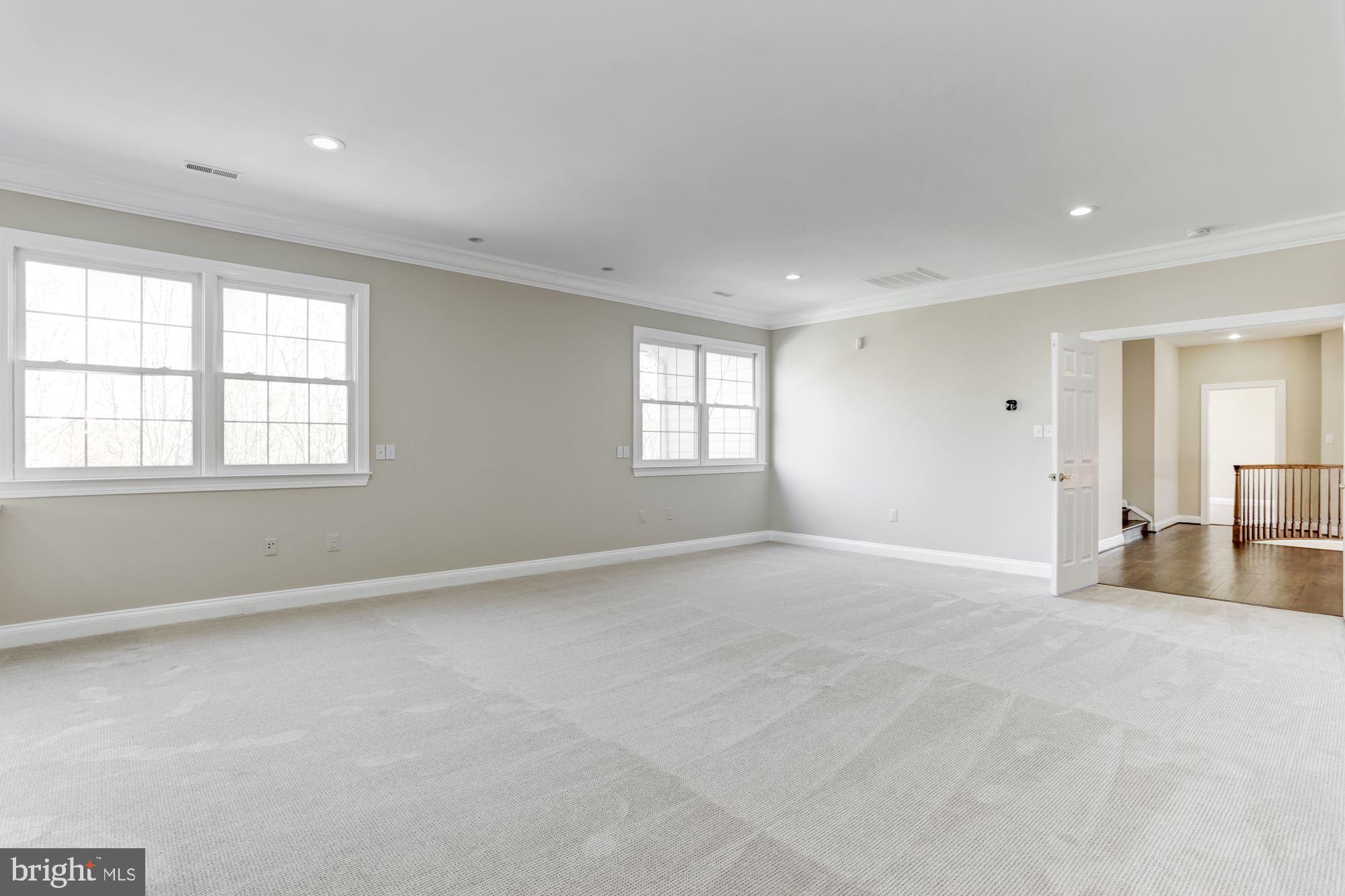SADDLE RIDGE - Residential