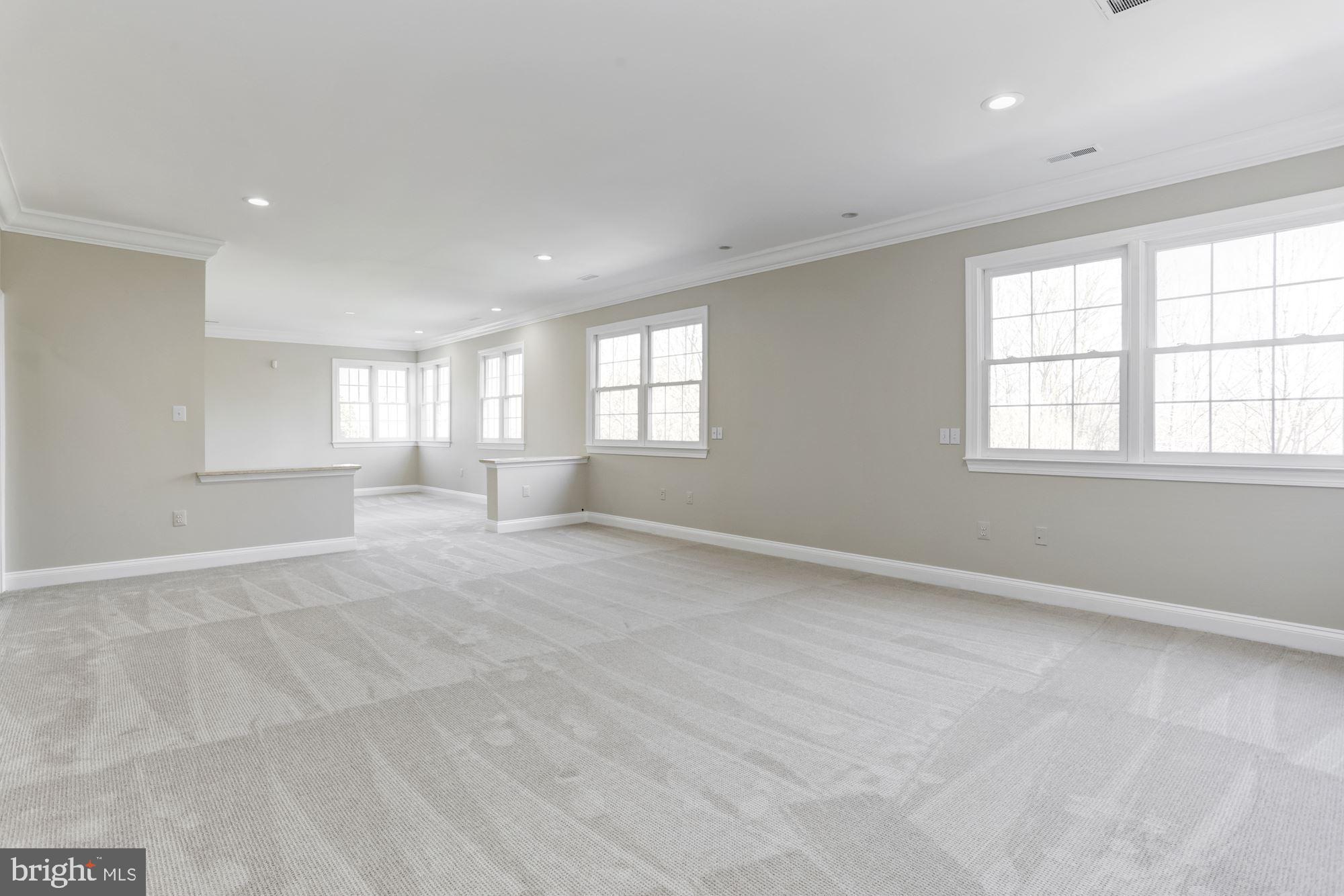 SADDLE RIDGE - Residential