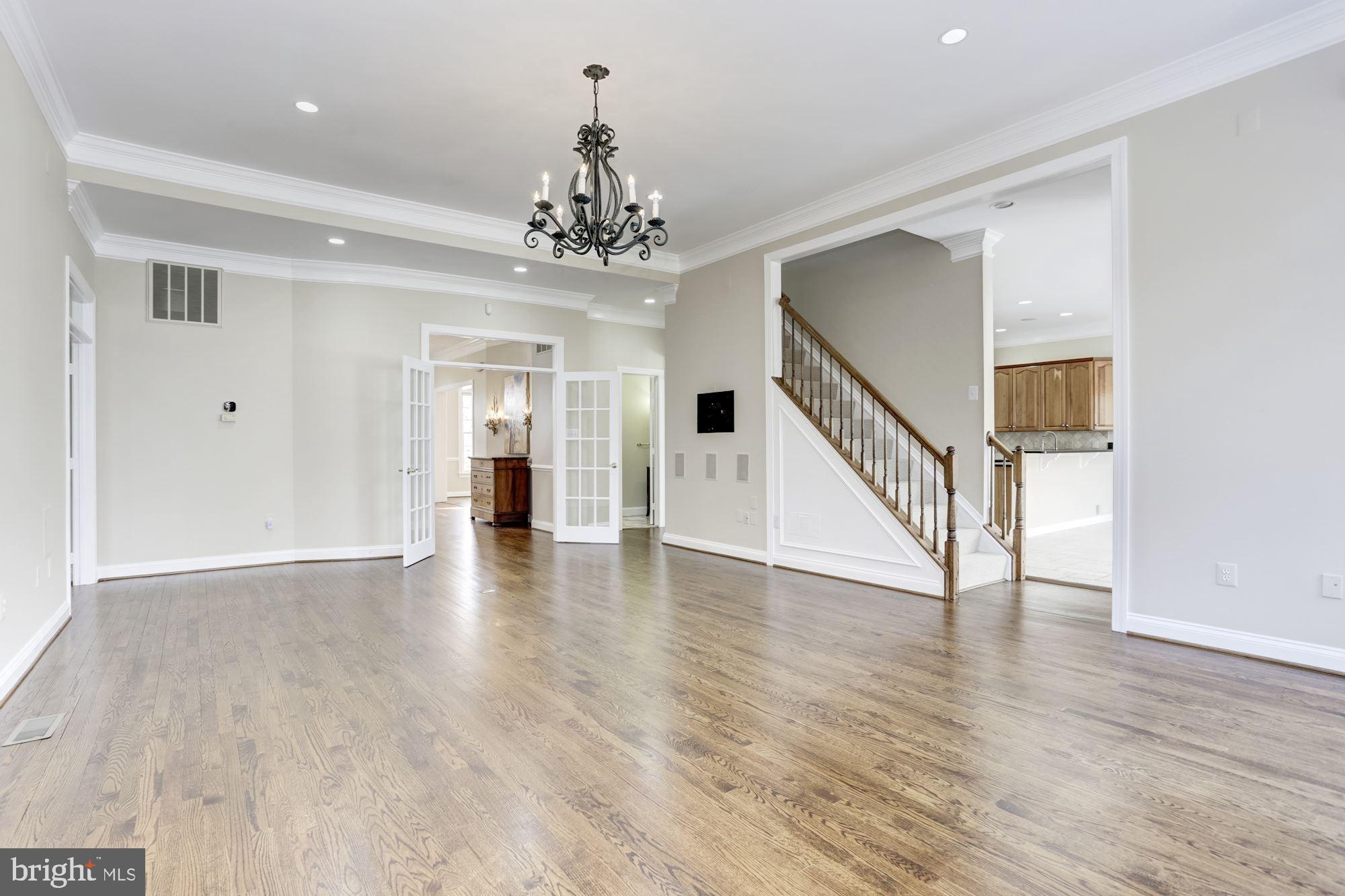 SADDLE RIDGE - Residential