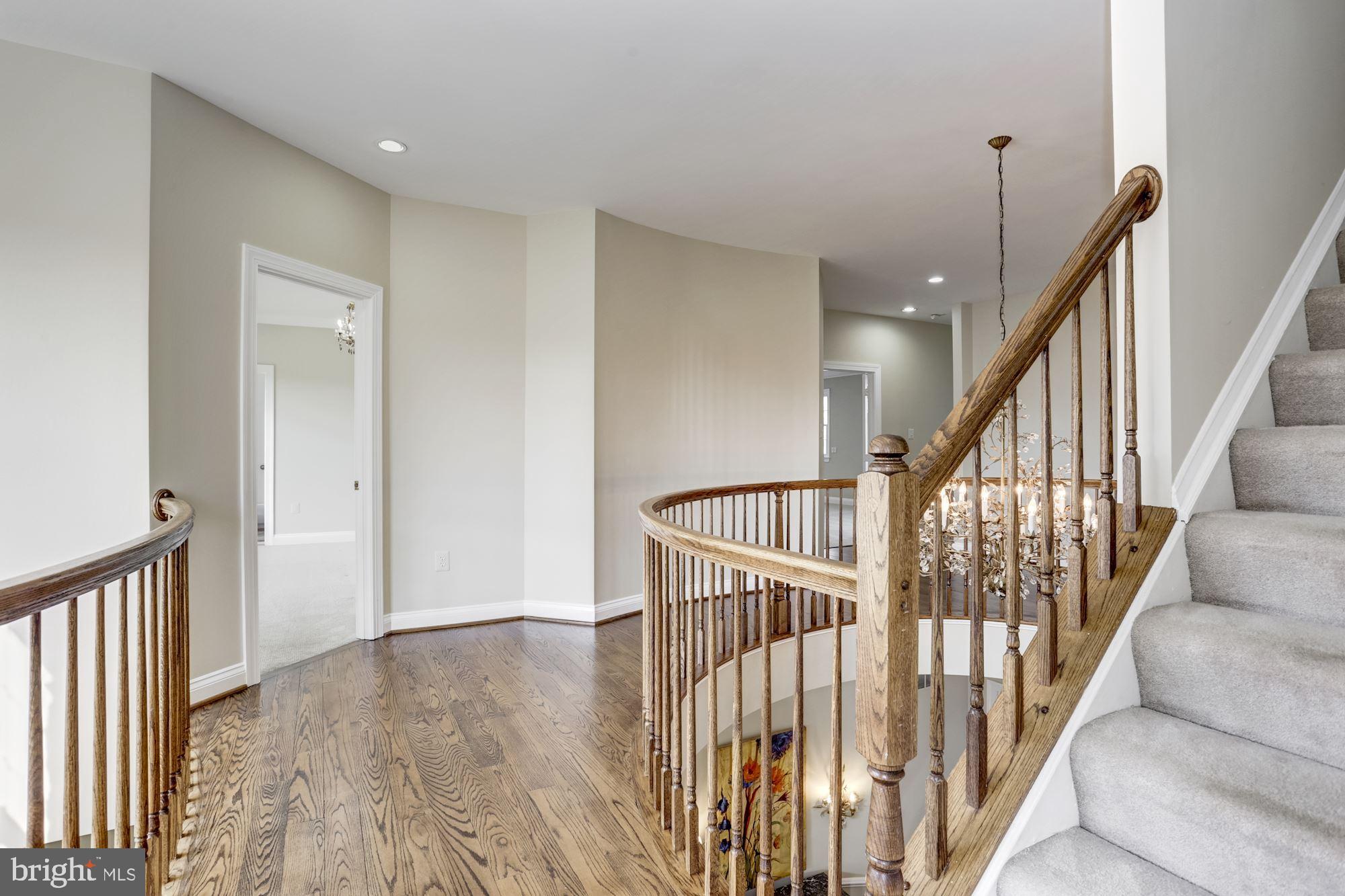 SADDLE RIDGE - Residential