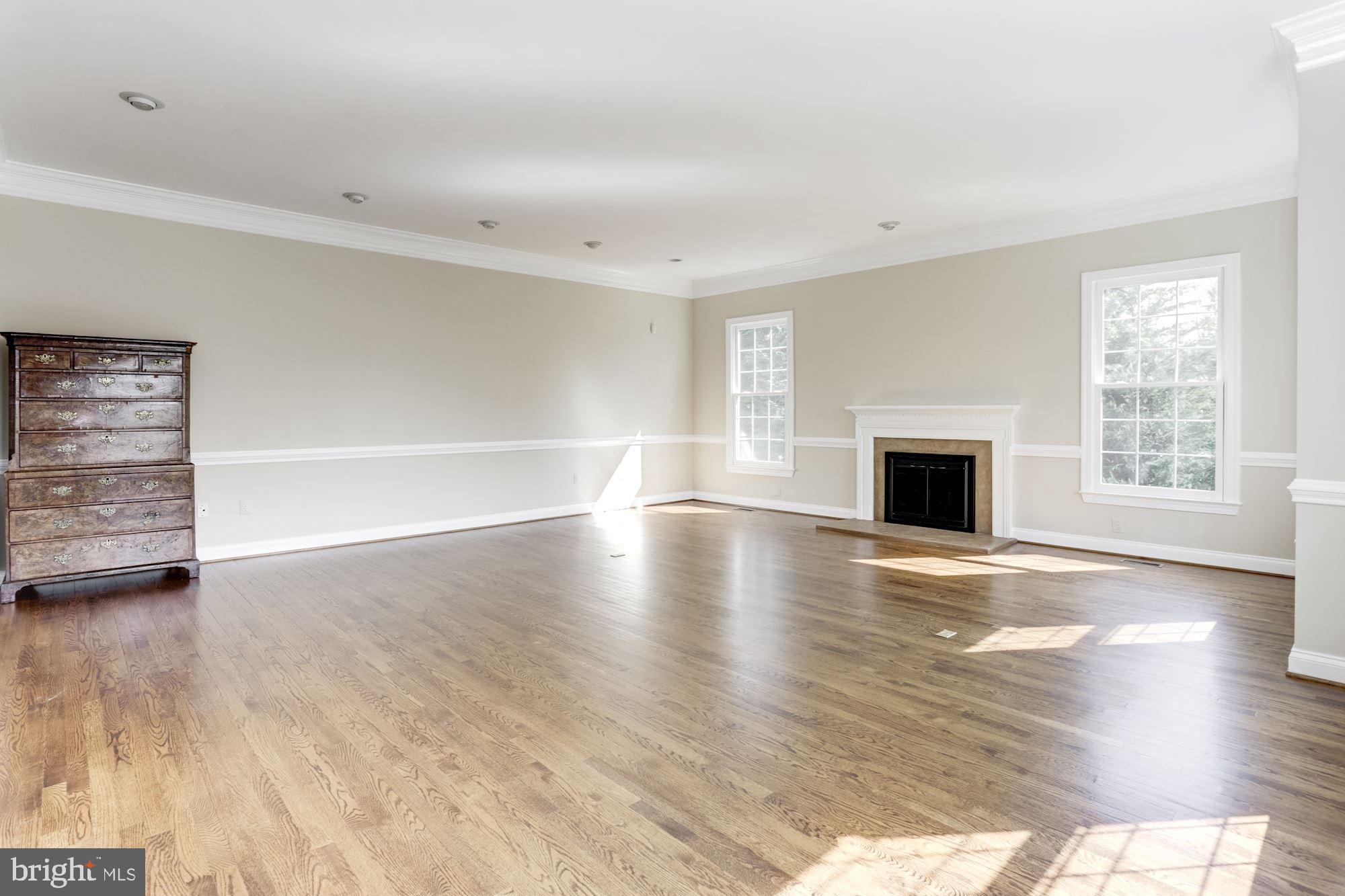 SADDLE RIDGE - Residential