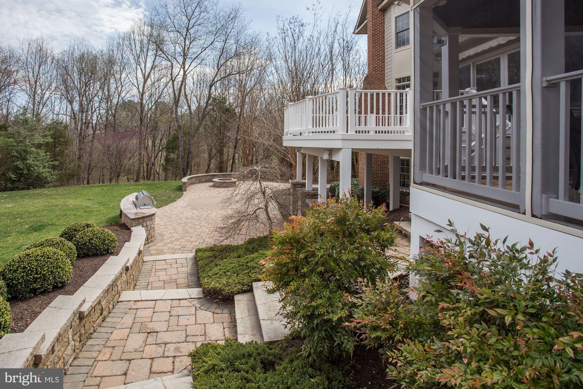 SADDLE RIDGE - Residential