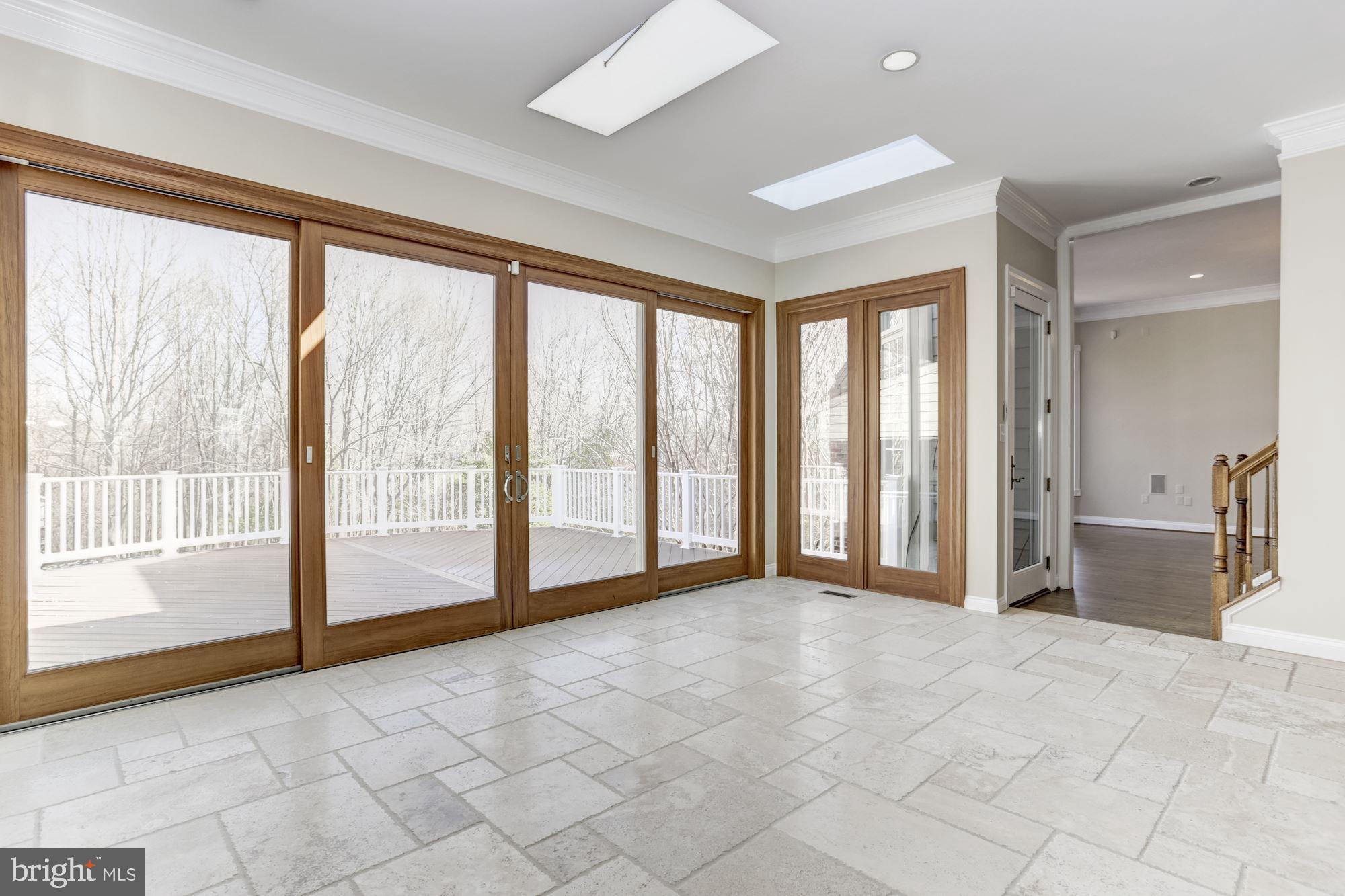 SADDLE RIDGE - Residential
