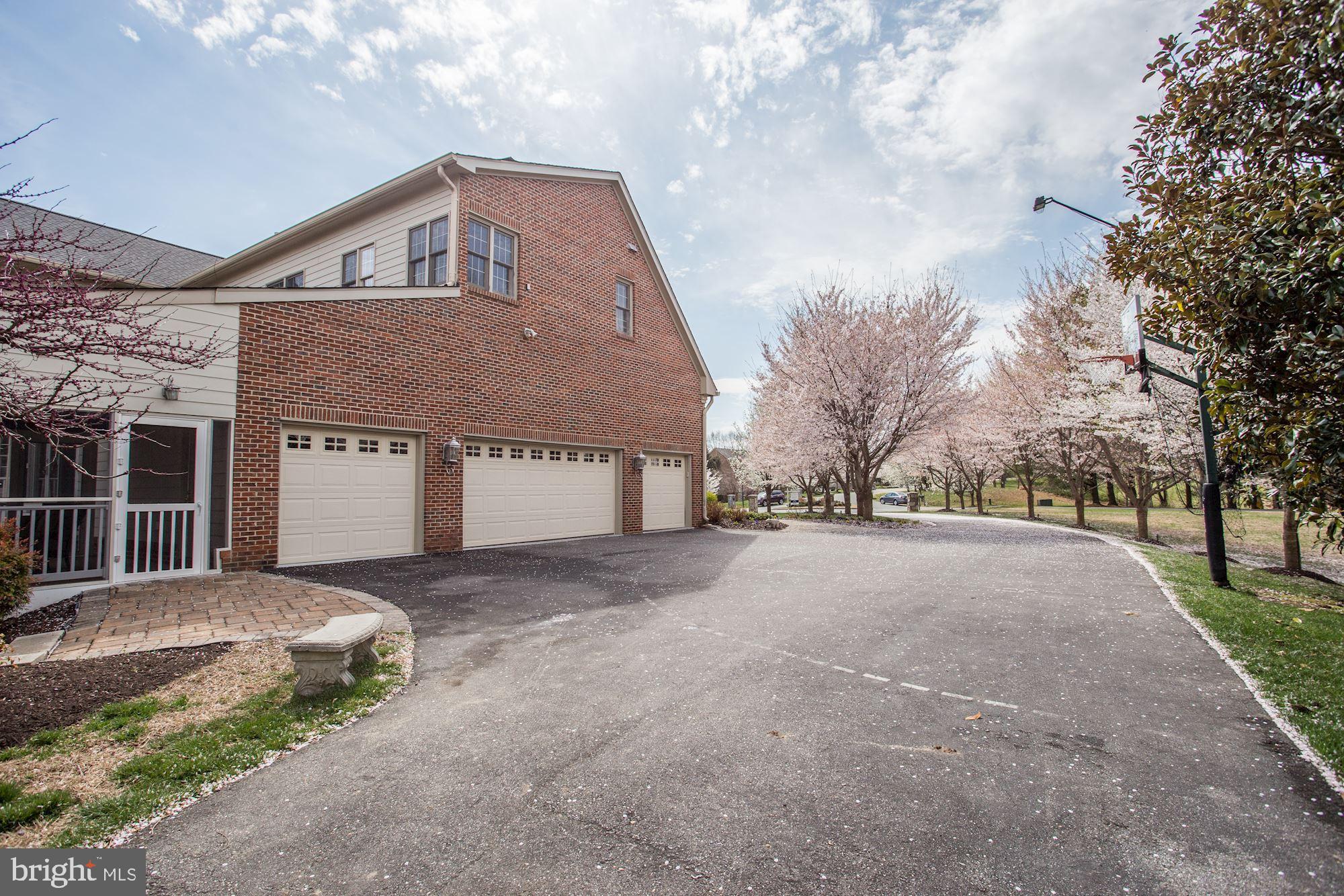 SADDLE RIDGE - Residential