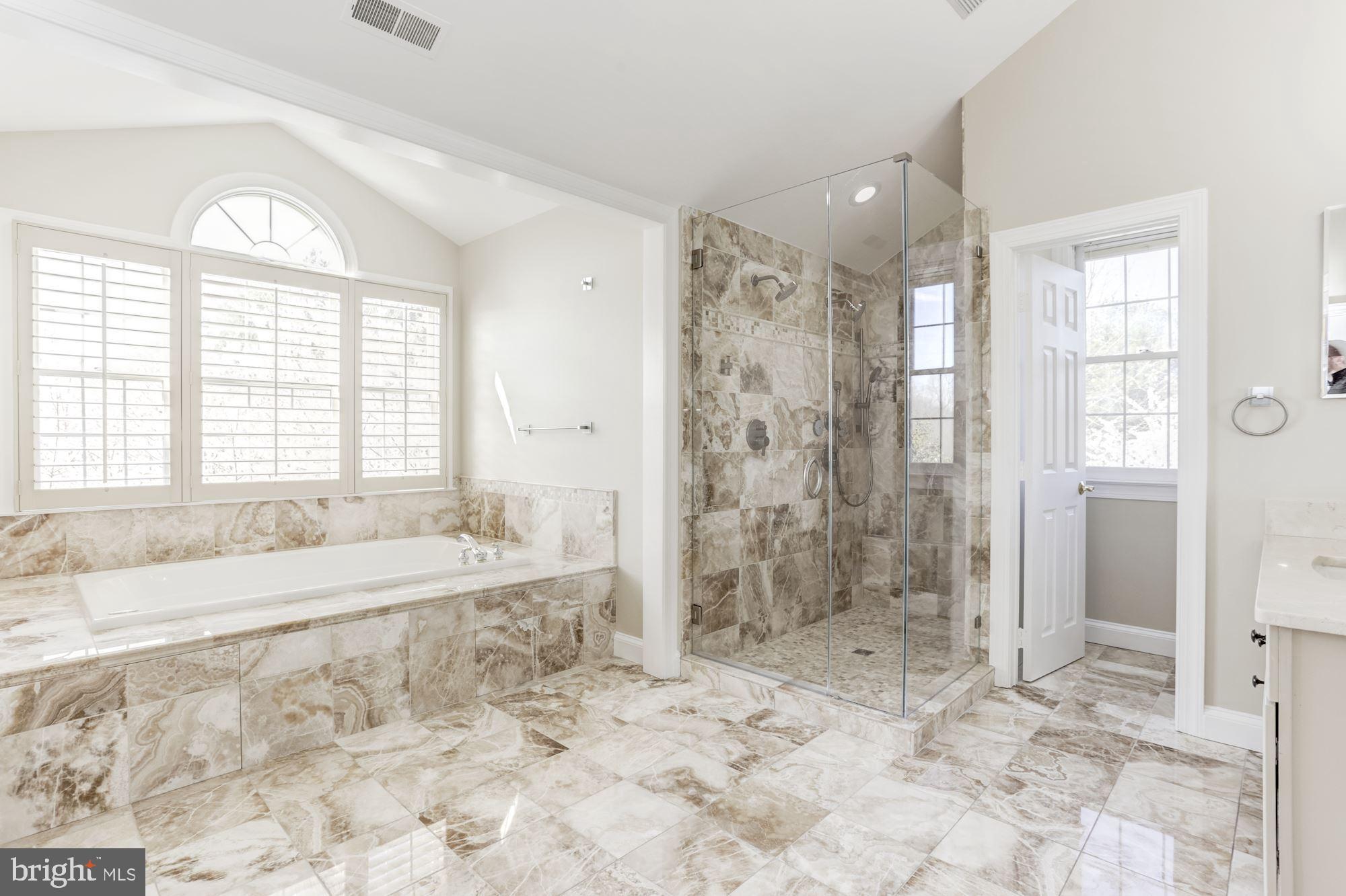 SADDLE RIDGE - Residential
