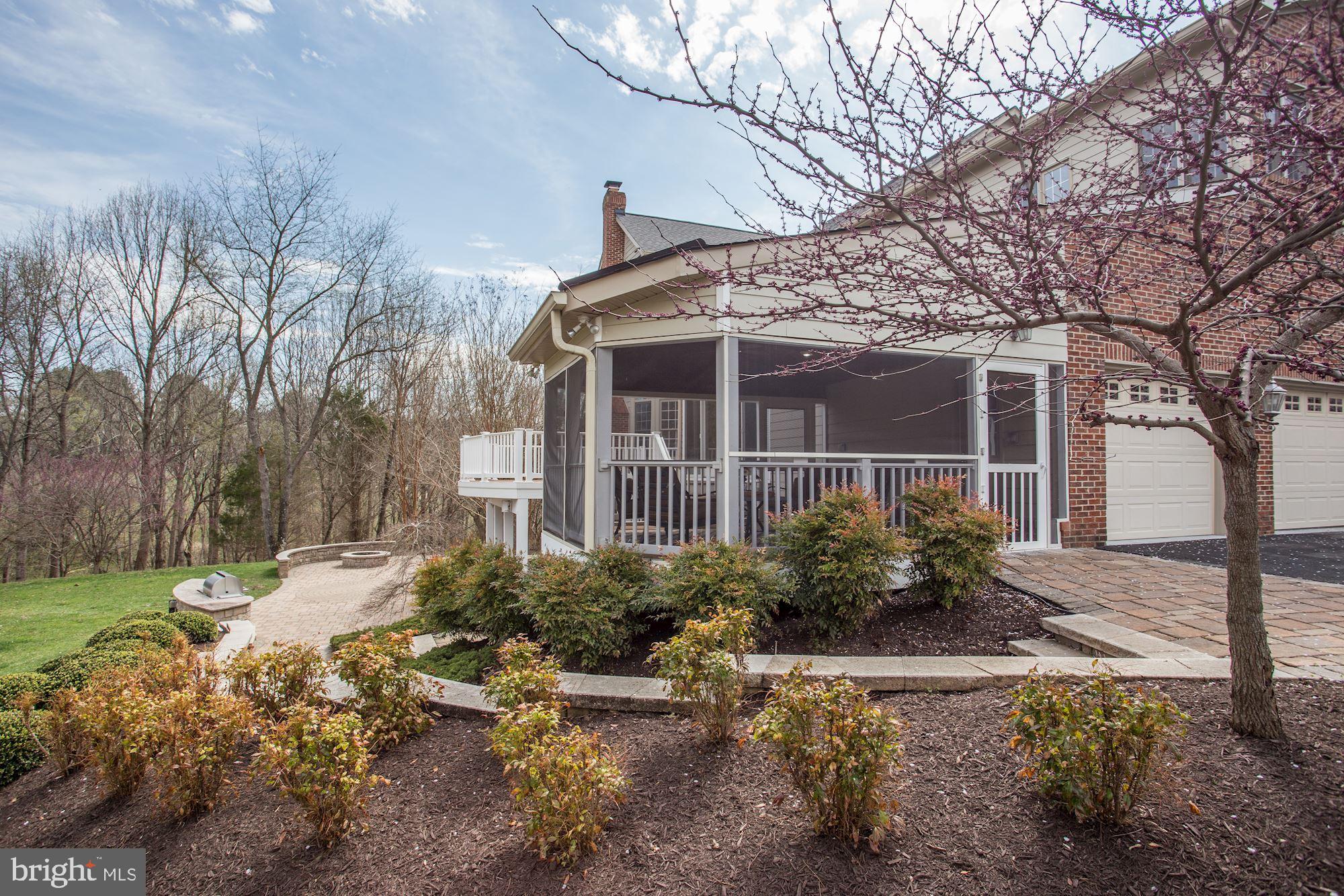 SADDLE RIDGE - Residential