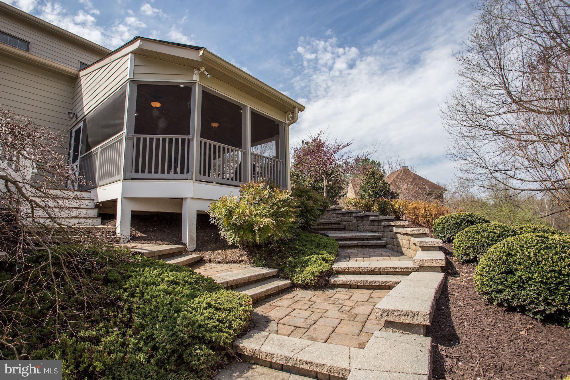 SADDLE RIDGE - Residential
