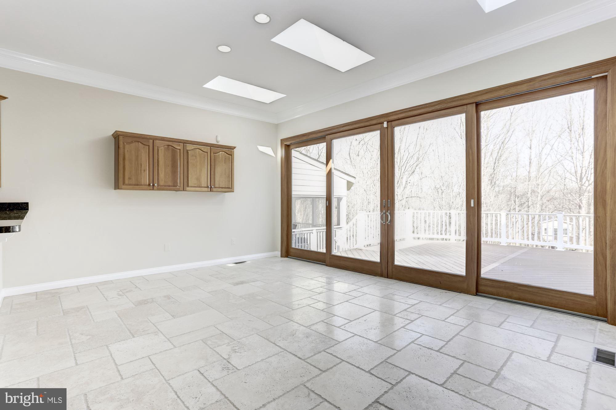 SADDLE RIDGE - Residential