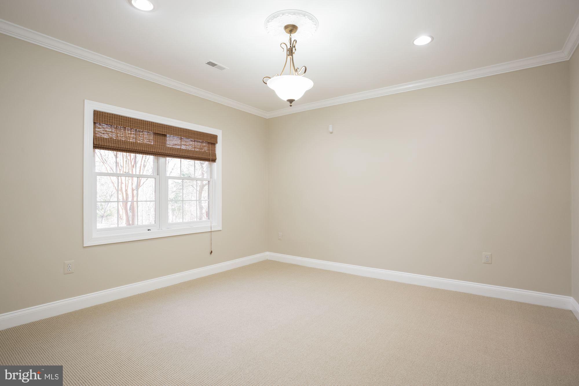 SADDLE RIDGE - Residential