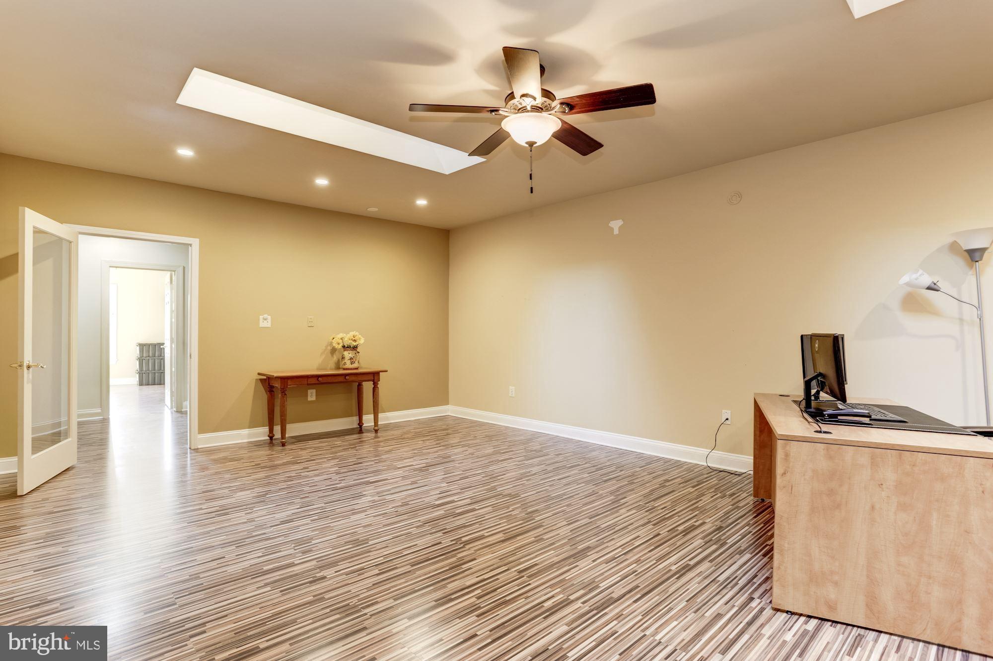 SADDLE RIDGE - Residential