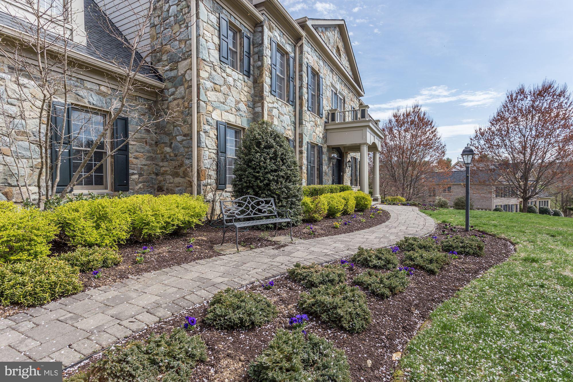 SADDLE RIDGE - Residential