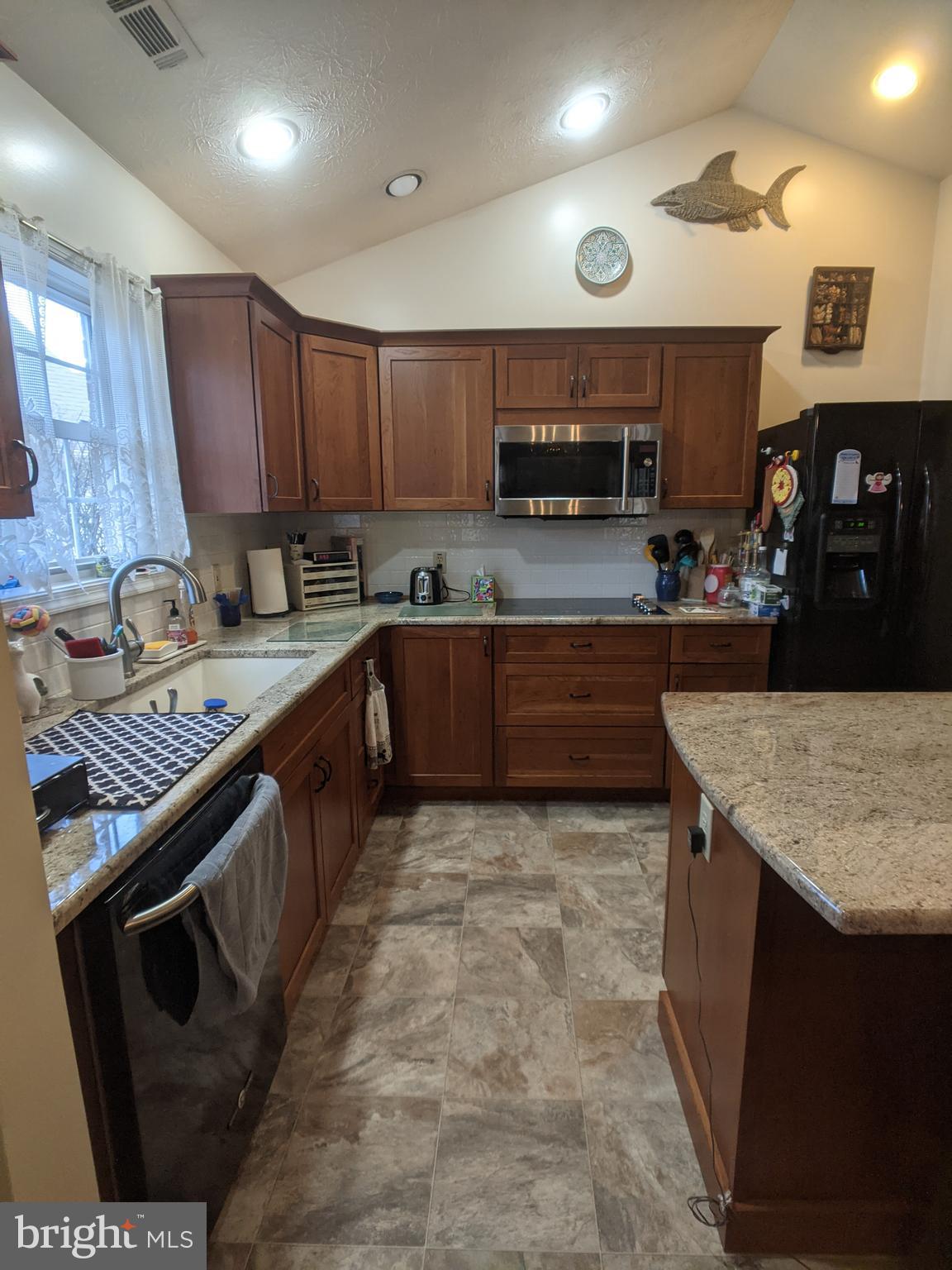 WILLOW LAWN COTTAGES - Residential