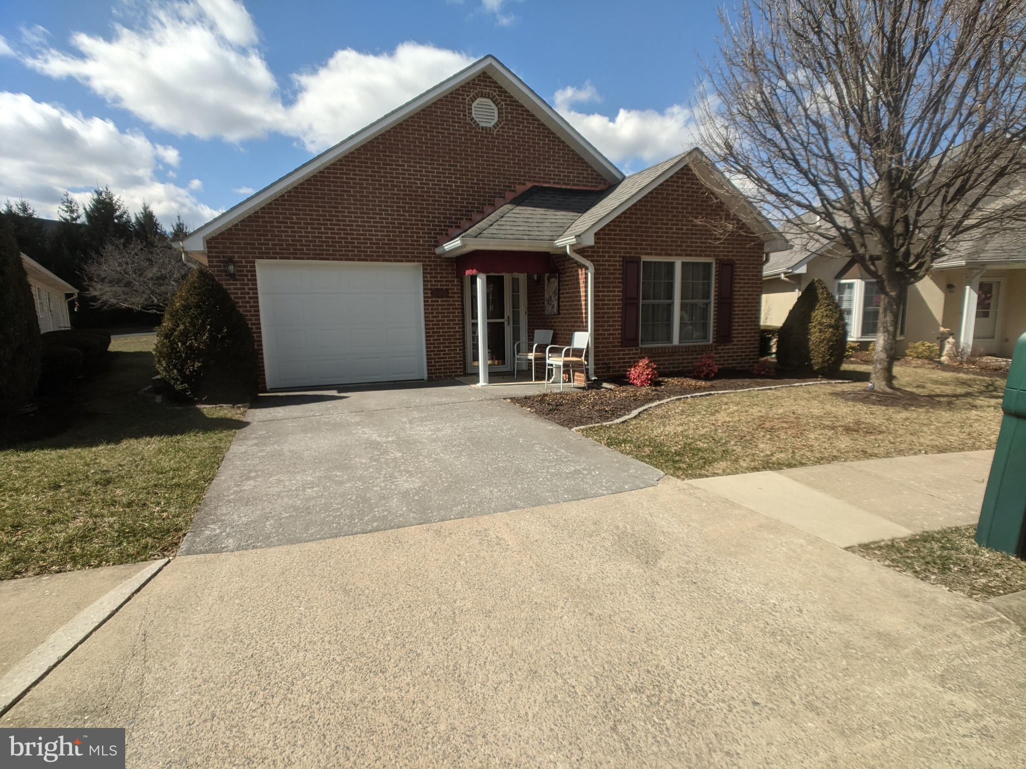 WILLOW LAWN COTTAGES - Residential