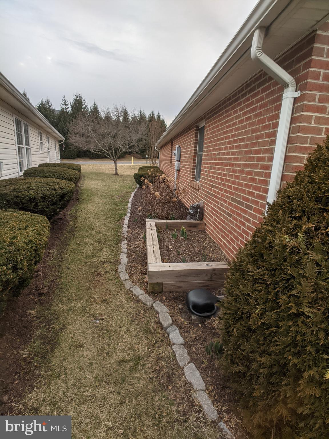 WILLOW LAWN COTTAGES - Residential