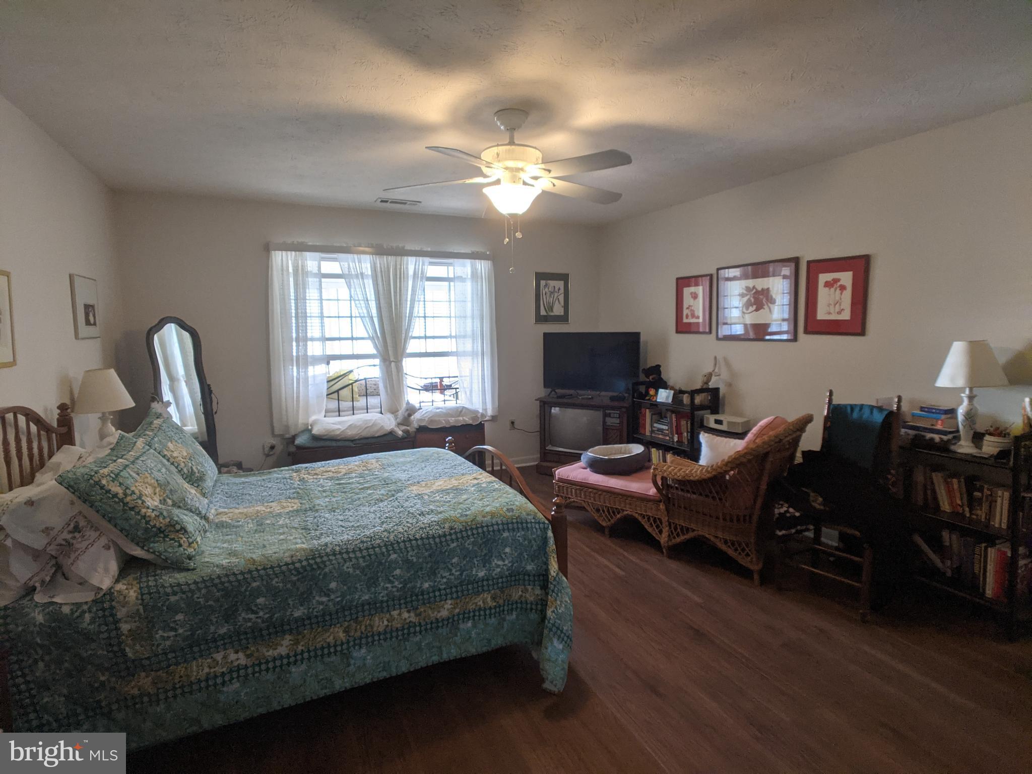 WILLOW LAWN COTTAGES - Residential