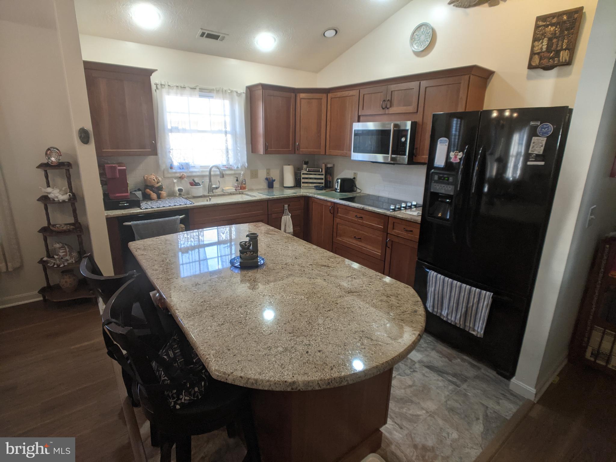 WILLOW LAWN COTTAGES - Residential