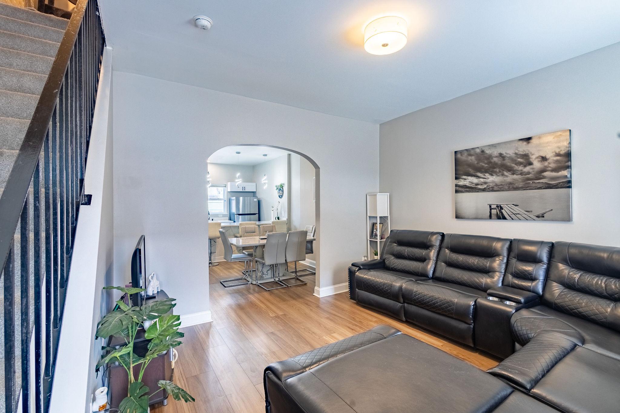 ELLWOOD PARK - Residential