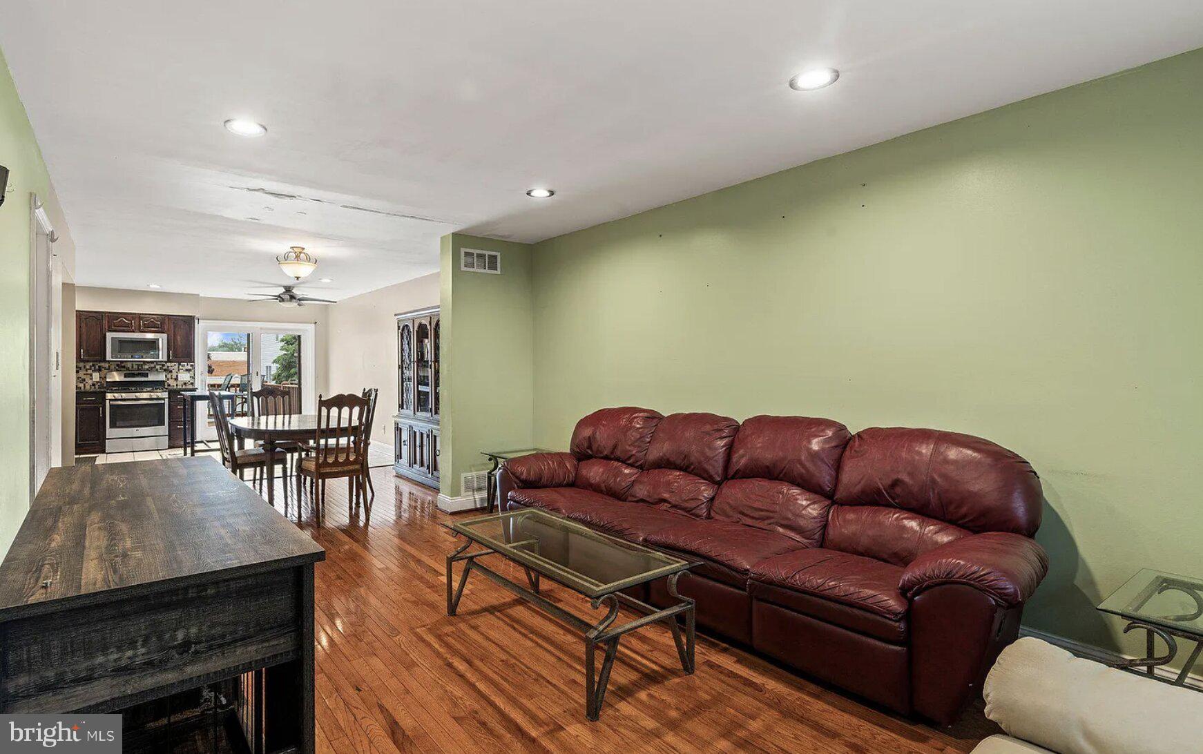 CLIFTON HEIGHTS - Residential