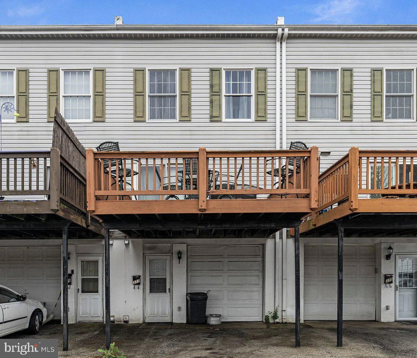 CLIFTON HEIGHTS - Residential