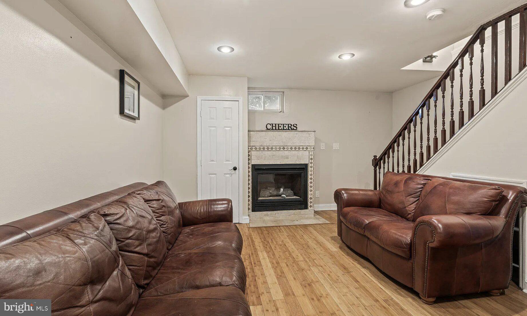 CLIFTON HEIGHTS - Residential