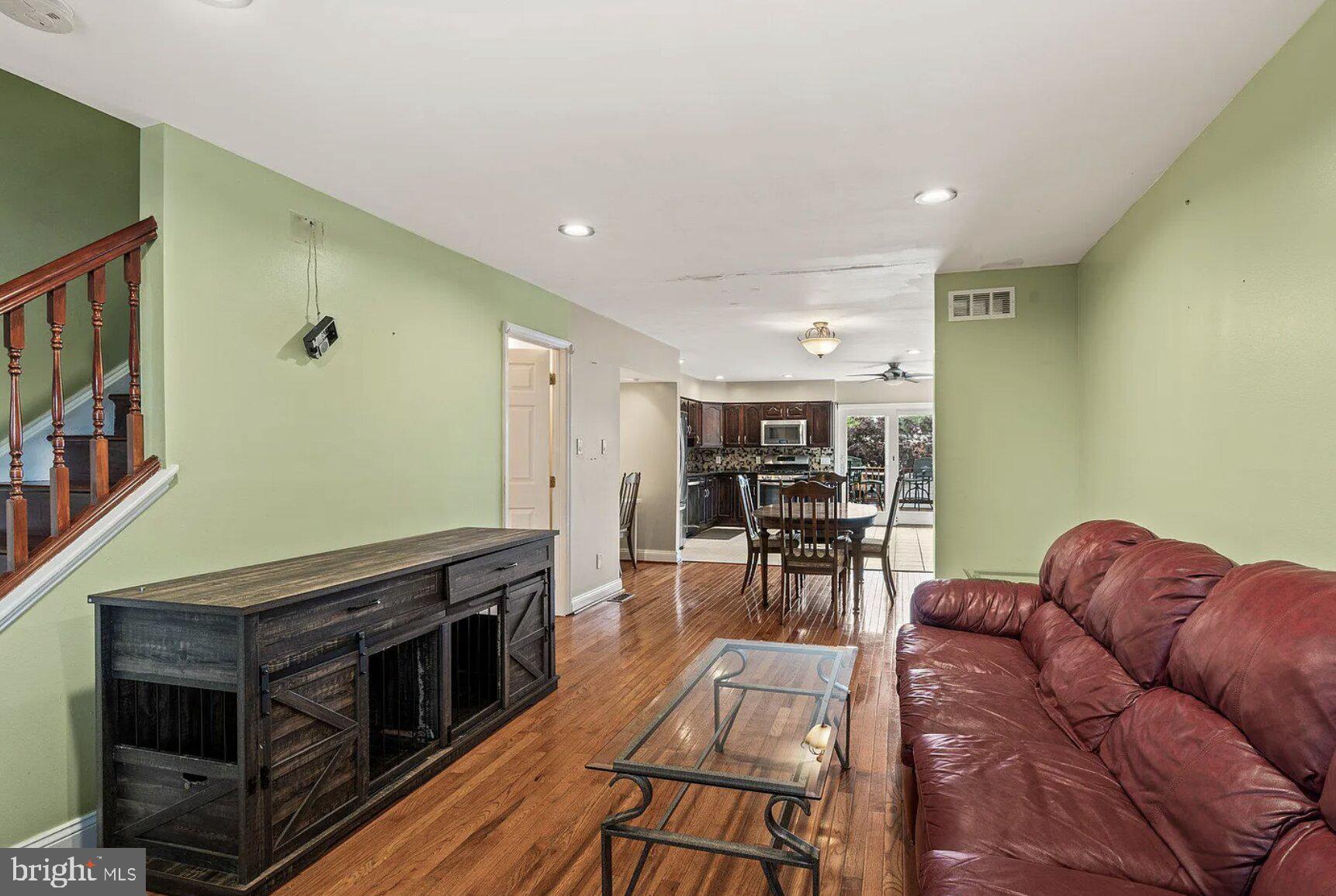 CLIFTON HEIGHTS - Residential