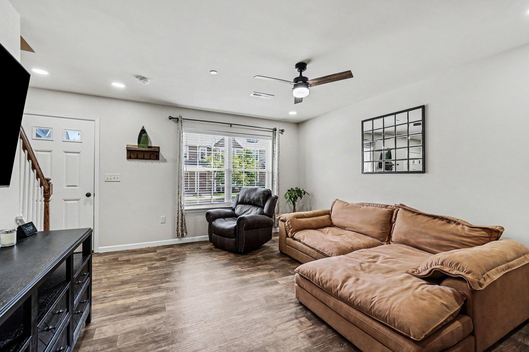 TRAIL SIDE - Residential