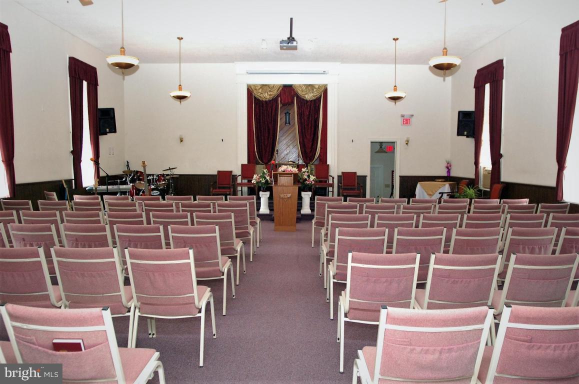 EAST HEMPFIELD TWP - Commercial Sale