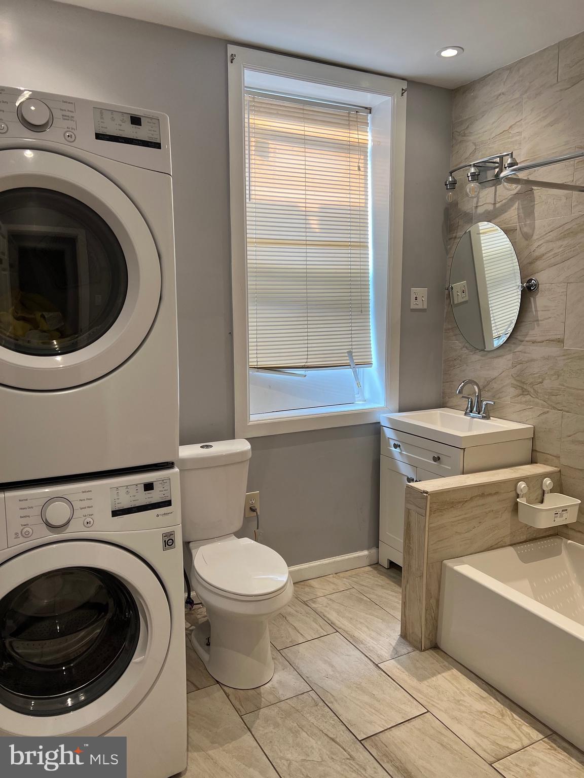 UNIVERSITY CITY - Residential Lease