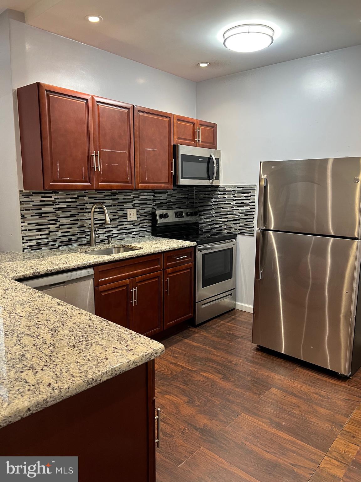UNIVERSITY CITY - Residential Lease
