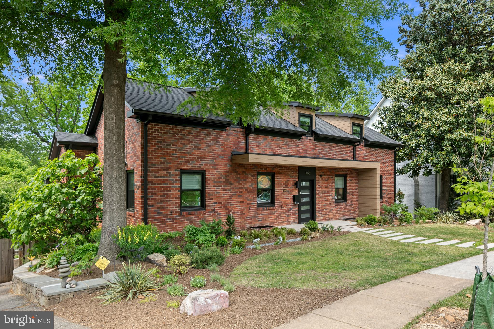 LYON VILLAGE - Residential