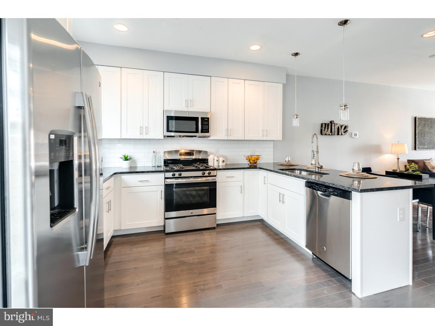 PORT RICHMOND - Residential