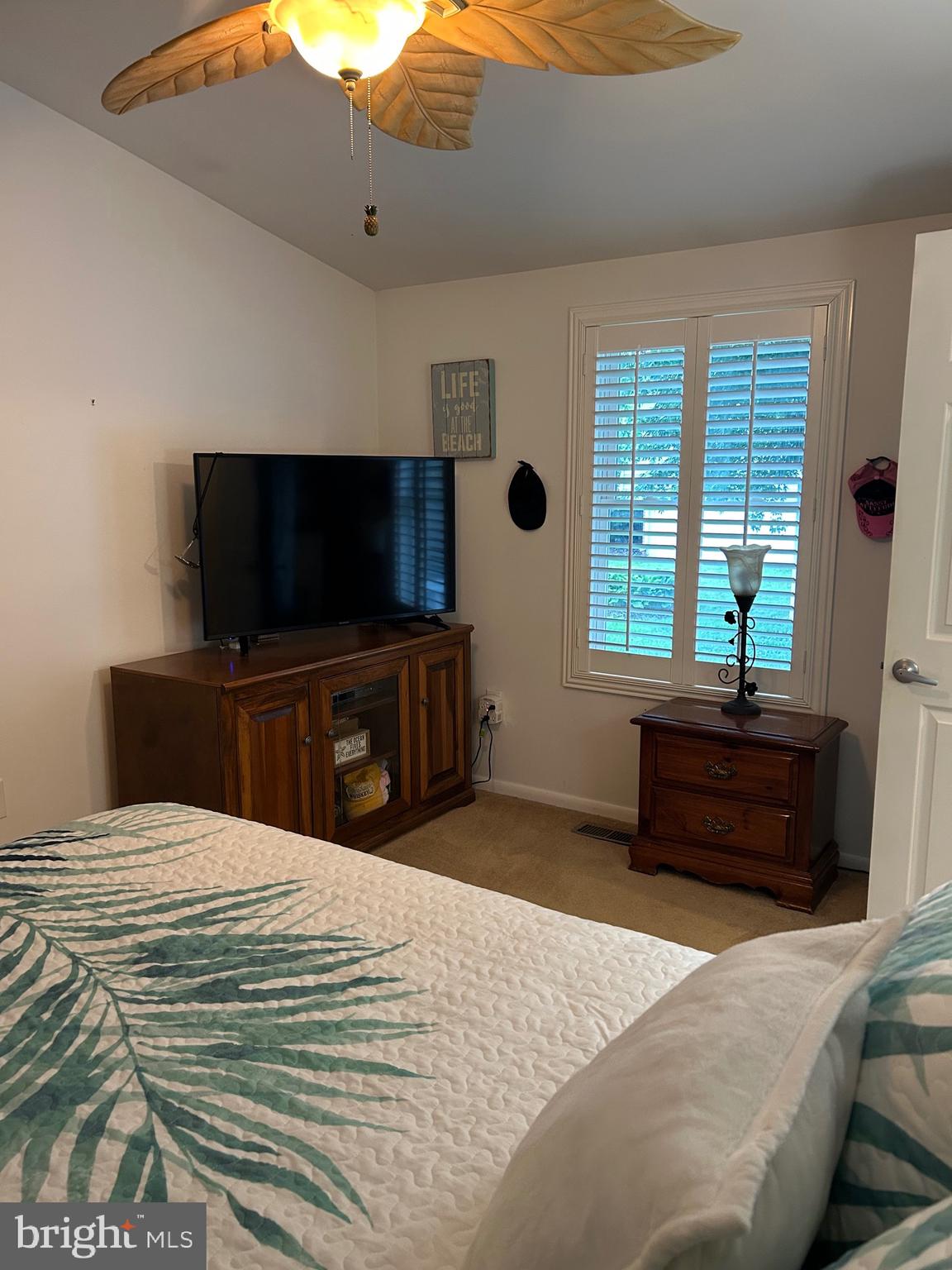 WILLOUGHBY BEACH - Residential