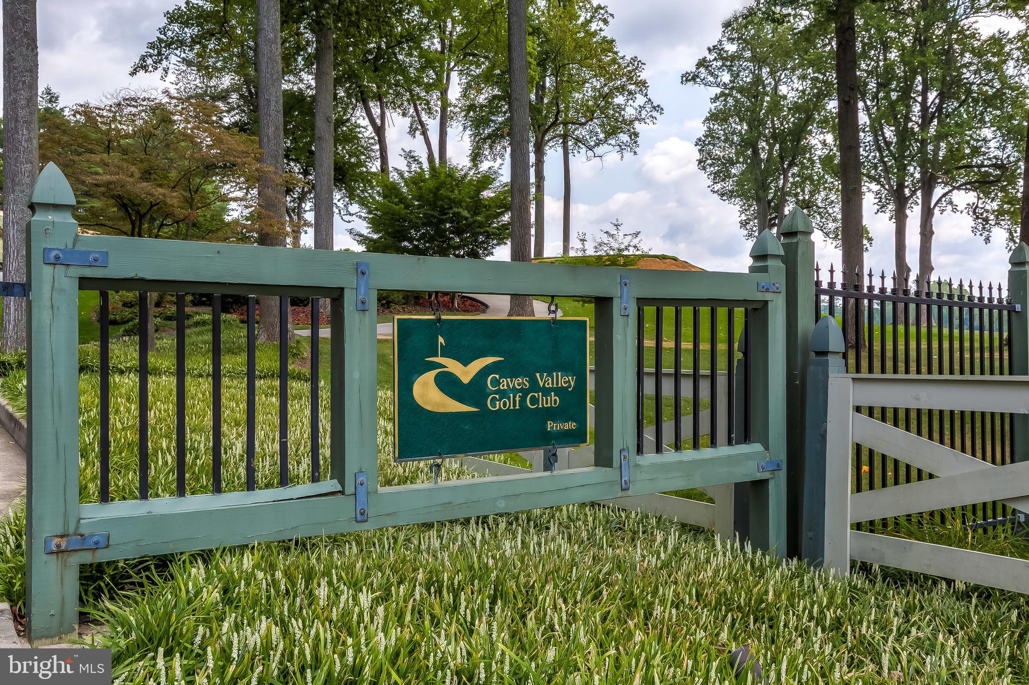 CAVES VALLEY GOLF CLUB - Land