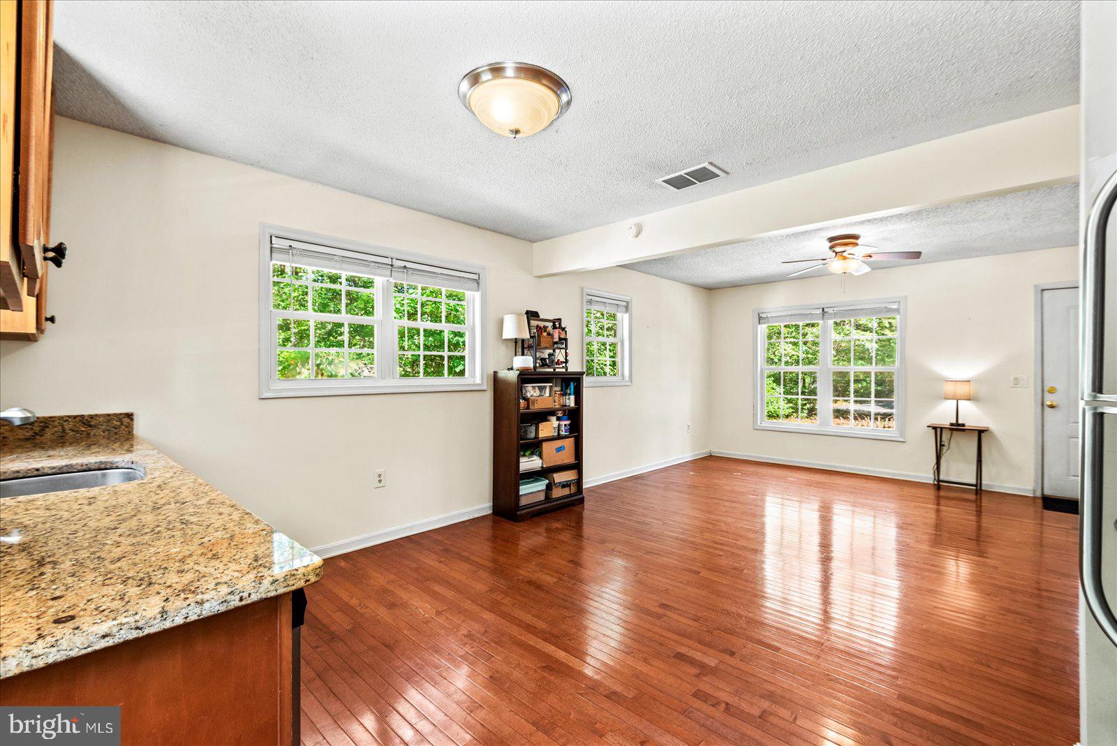 LAKE CAROLINE - Residential