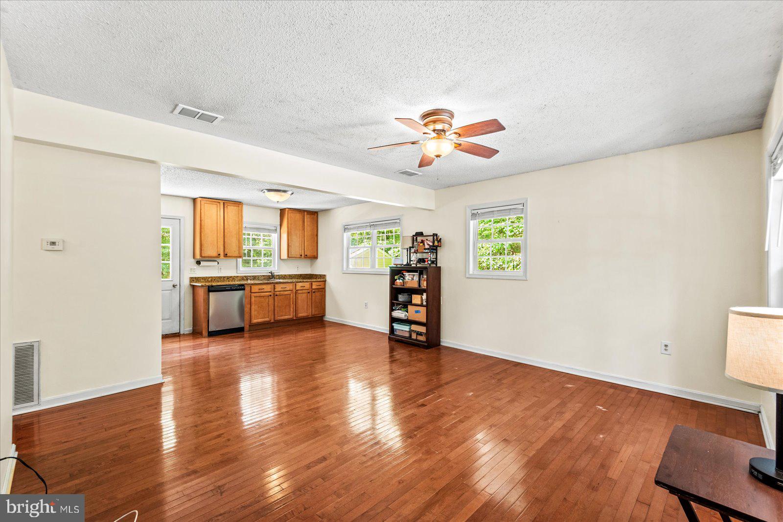LAKE CAROLINE - Residential