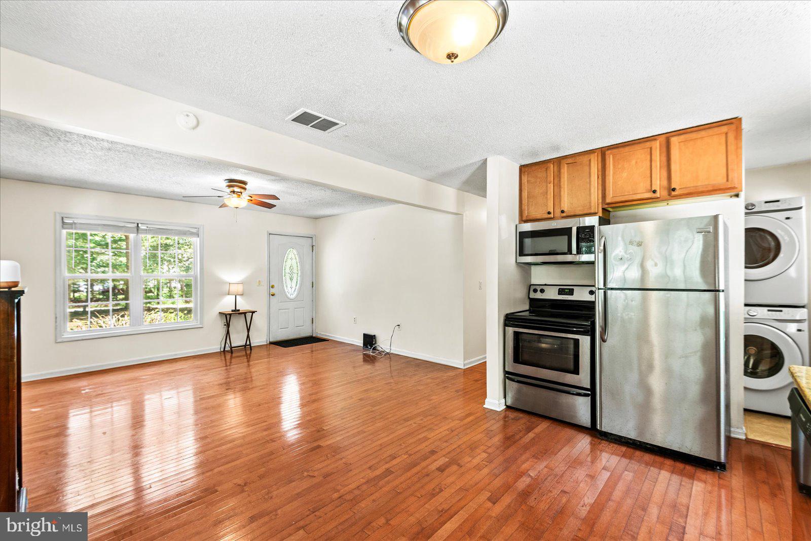 LAKE CAROLINE - Residential