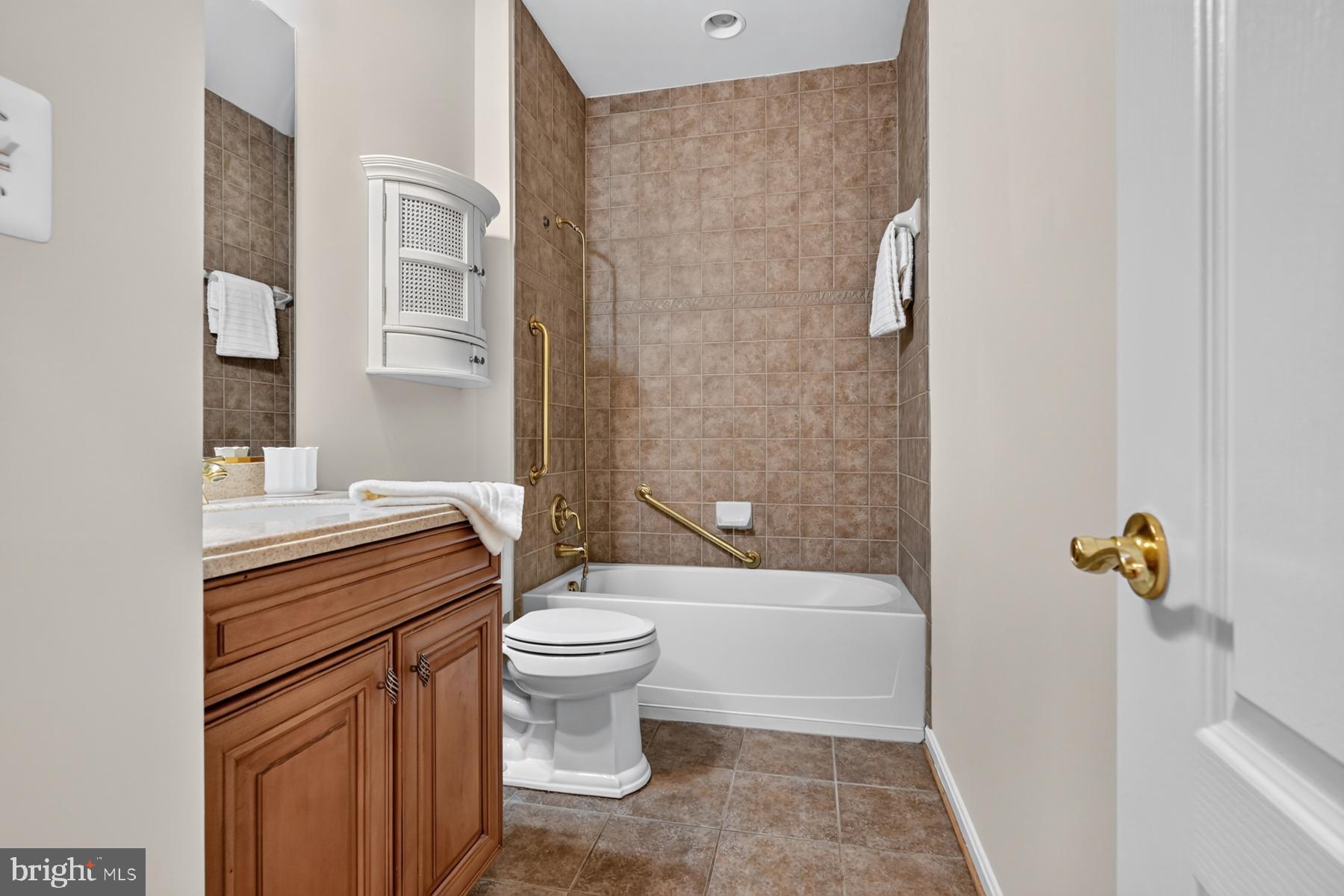 SYMPHONY VILLAGE AT CENTREVILLE - Residential