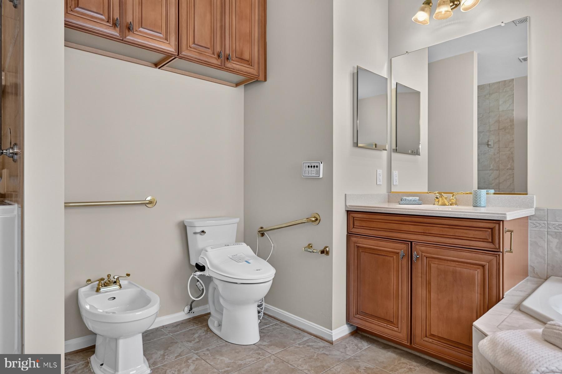 SYMPHONY VILLAGE AT CENTREVILLE - Residential