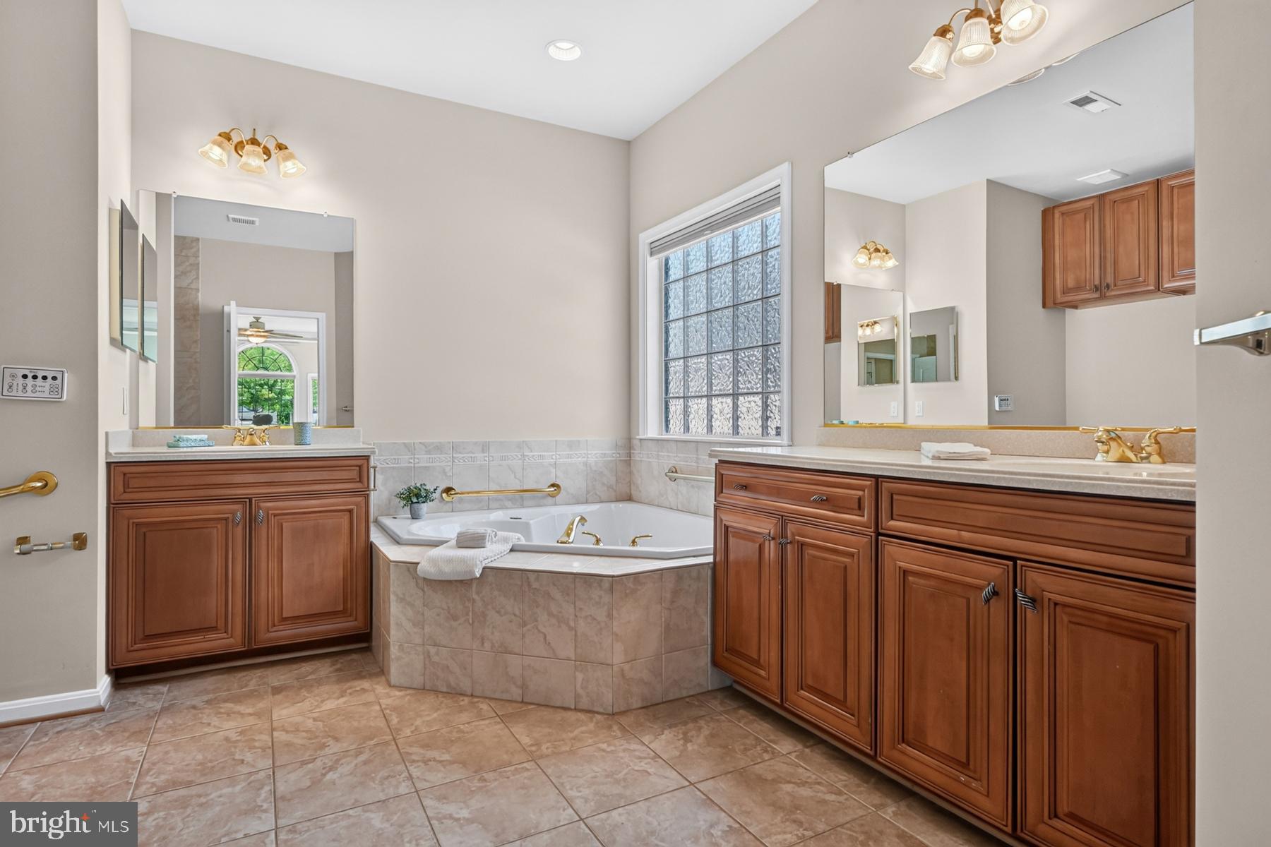 SYMPHONY VILLAGE AT CENTREVILLE - Residential
