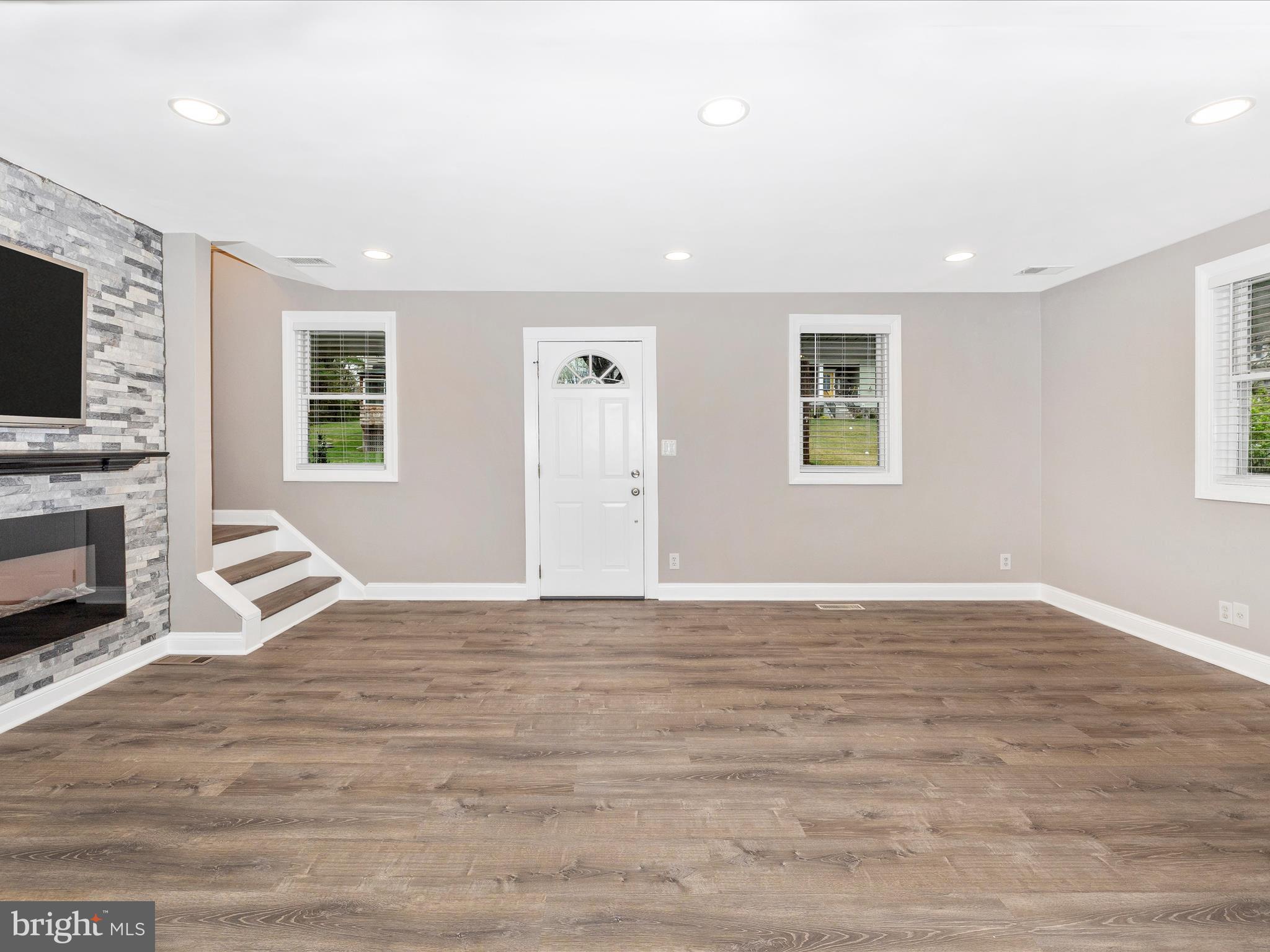 DAMASCUS OUTSIDE - Residential Lease