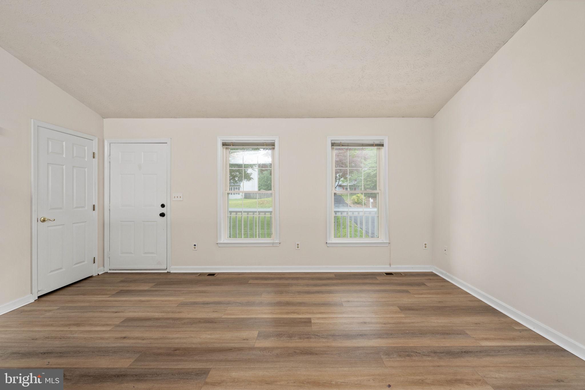 FALCON RIDGE - Residential