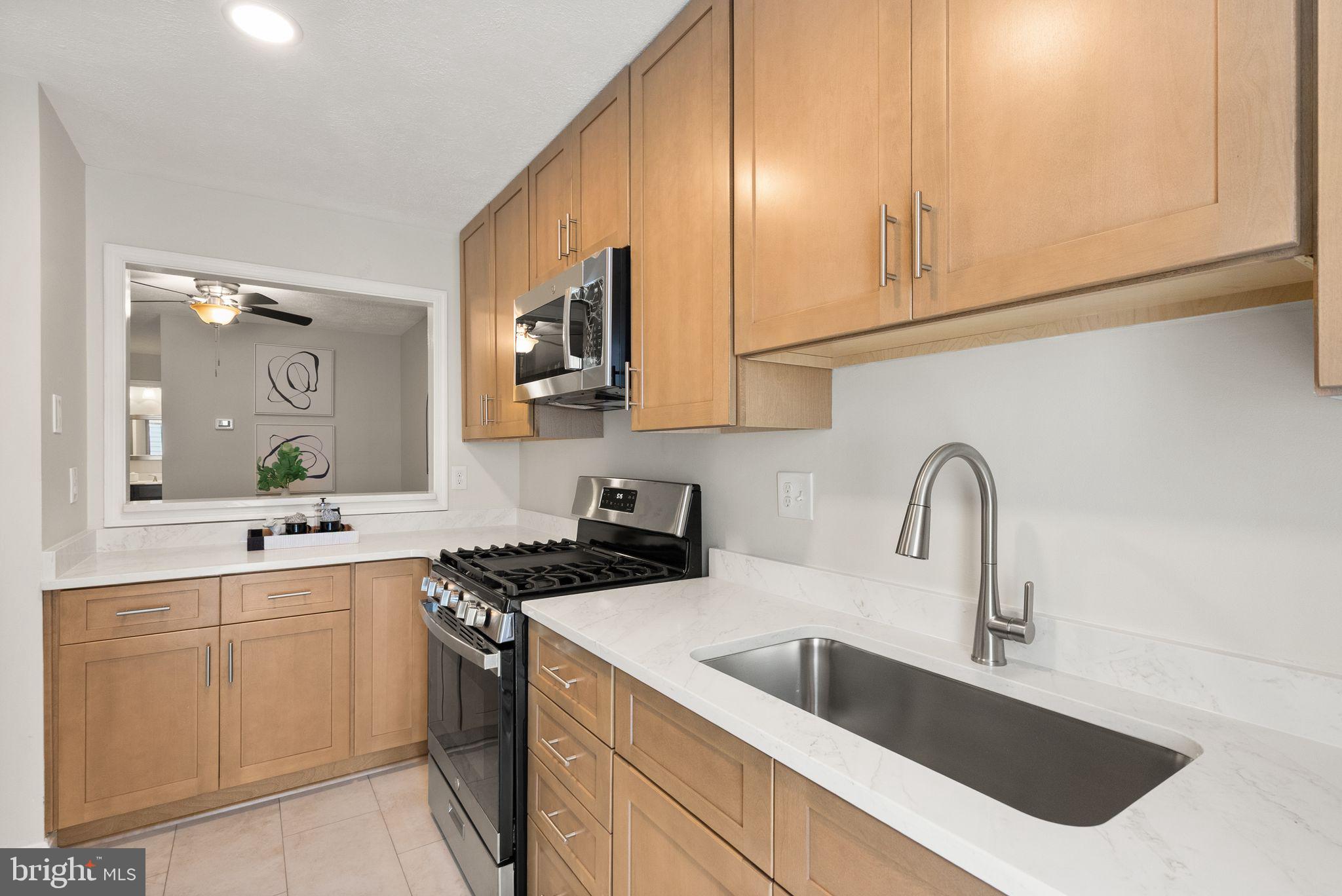 THE OAKTON - Residential