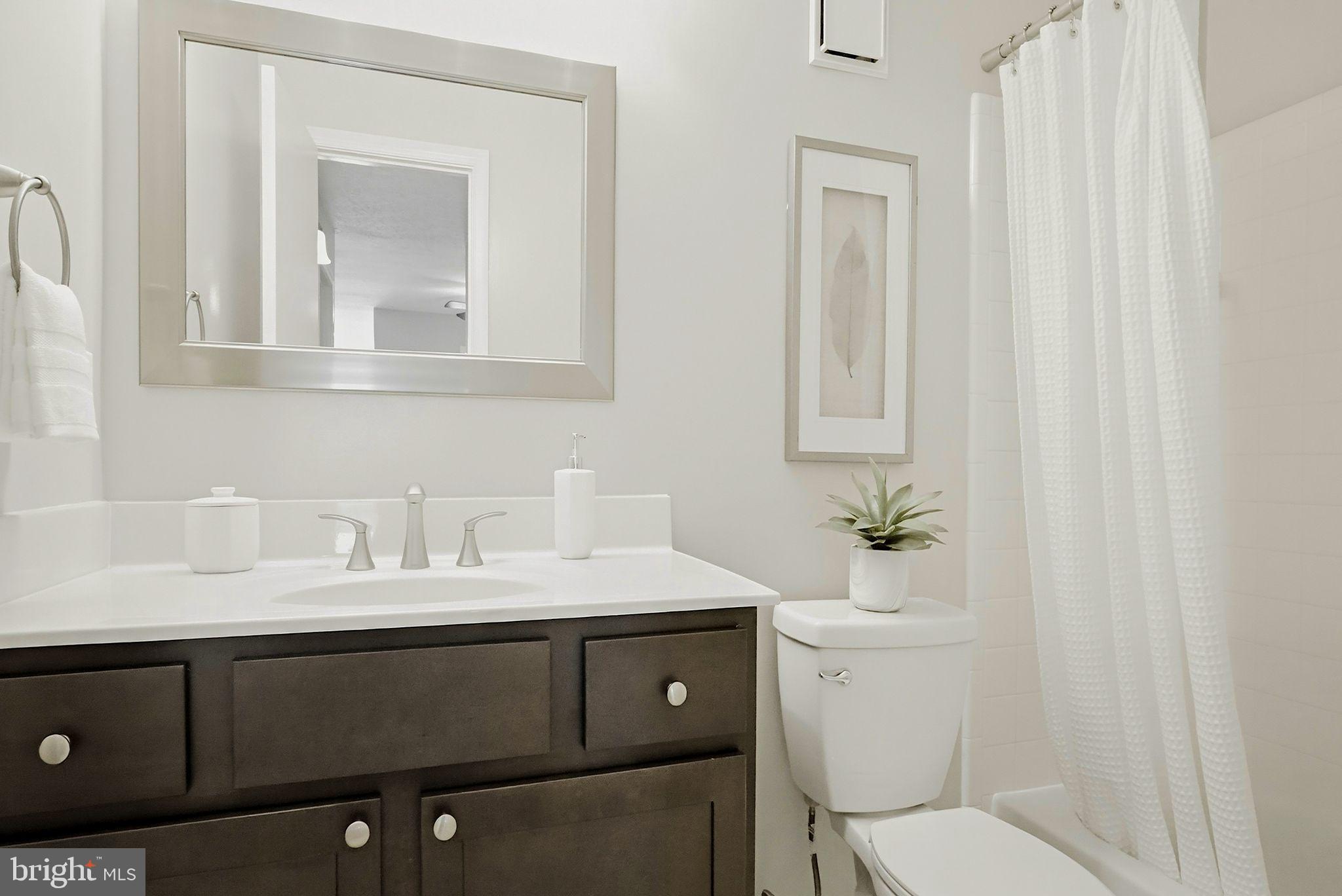 THE OAKTON - Residential