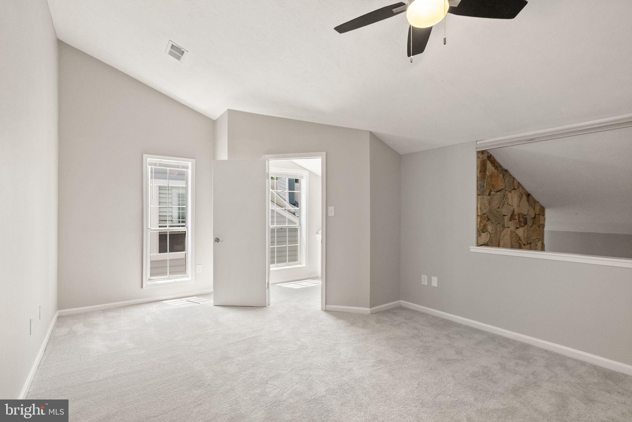 THE OAKTON - Residential