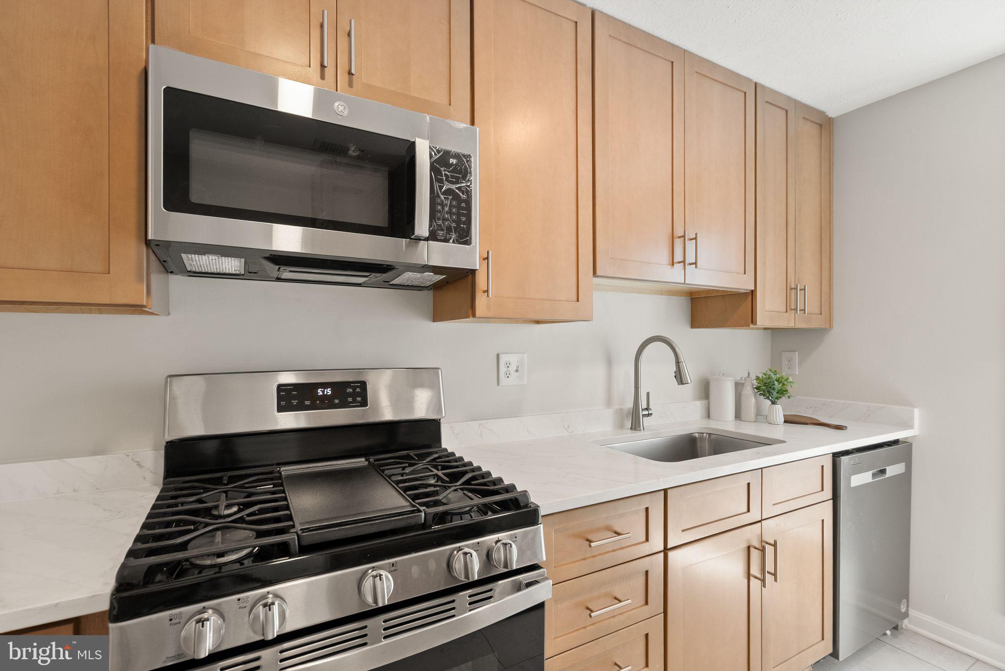 THE OAKTON - Residential