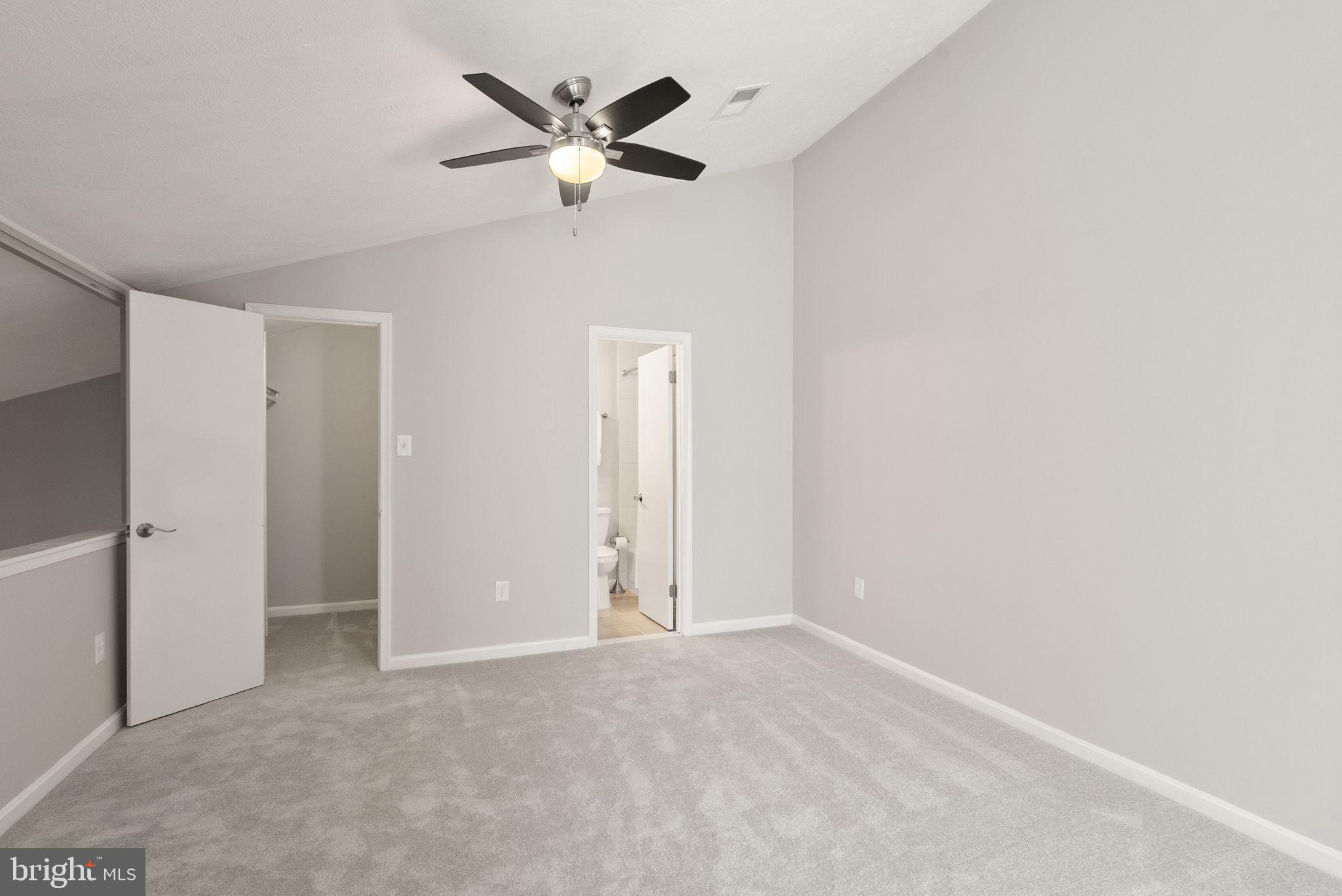 THE OAKTON - Residential