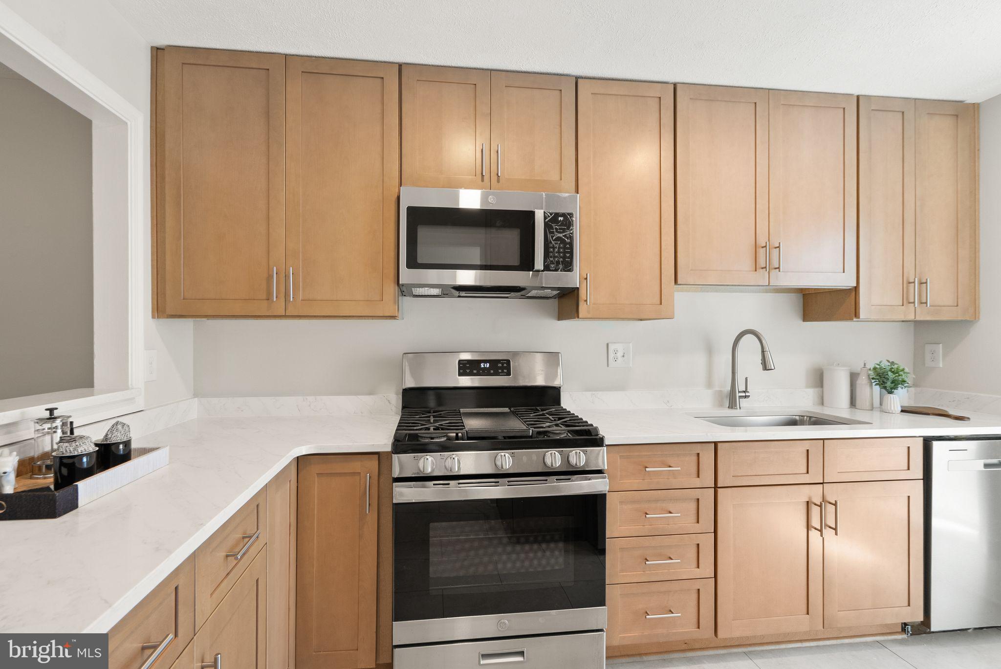 THE OAKTON - Residential