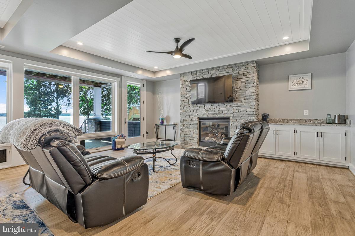 BRISCOE - Residential
